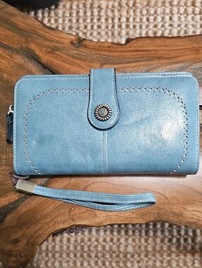 Charm Infinite RFID Blocking Large Capacity Wristlet Wallet – Steel Blue